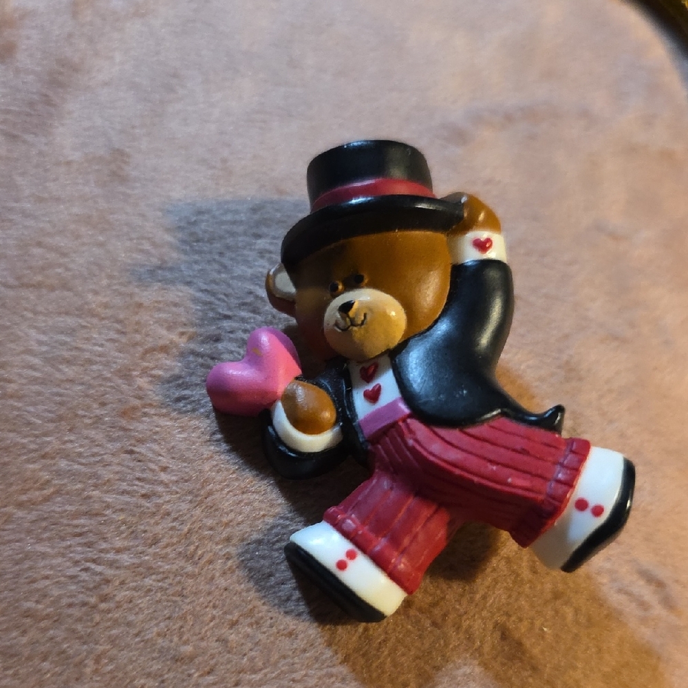 Vintage Hallmark c1986 Teddy Bear Brooch